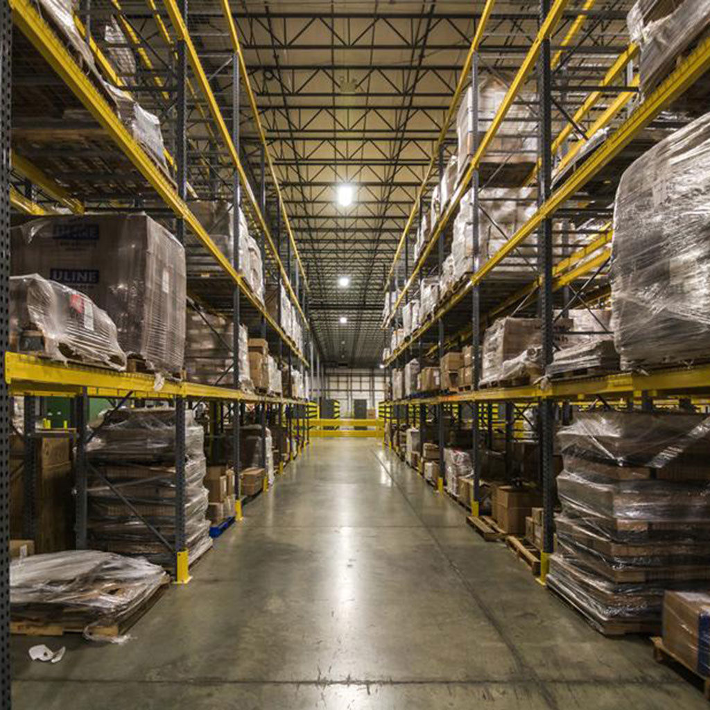 WAREHOUSE Photo by Shopify Partners from Burst